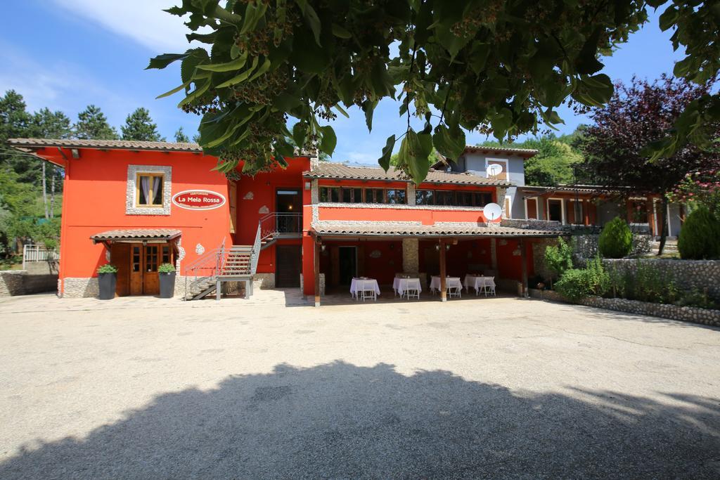 Willa La Mela Rossa Terni Zewnętrze zdjęcie